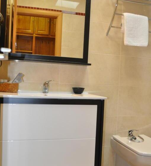 Habitación Estándar, De Alba