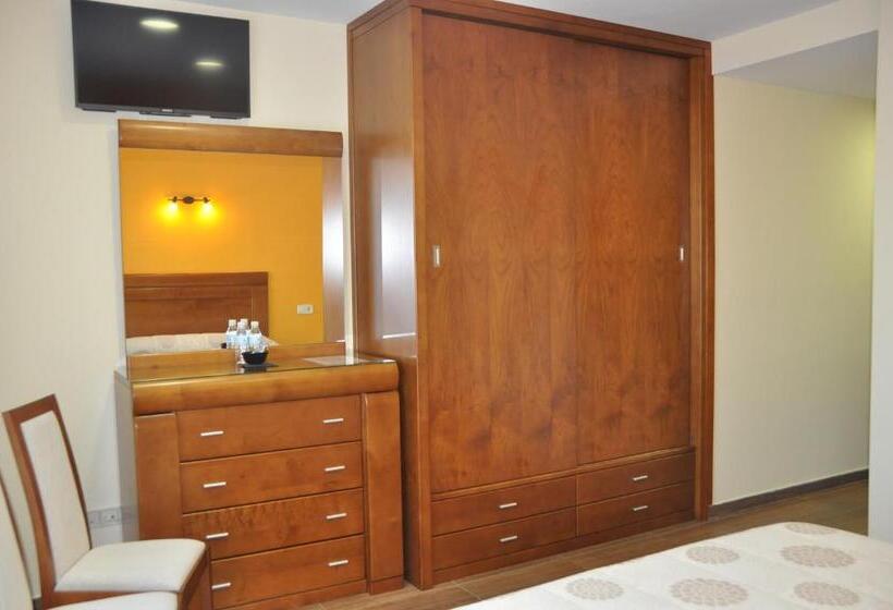 Habitación Estándar, De Alba