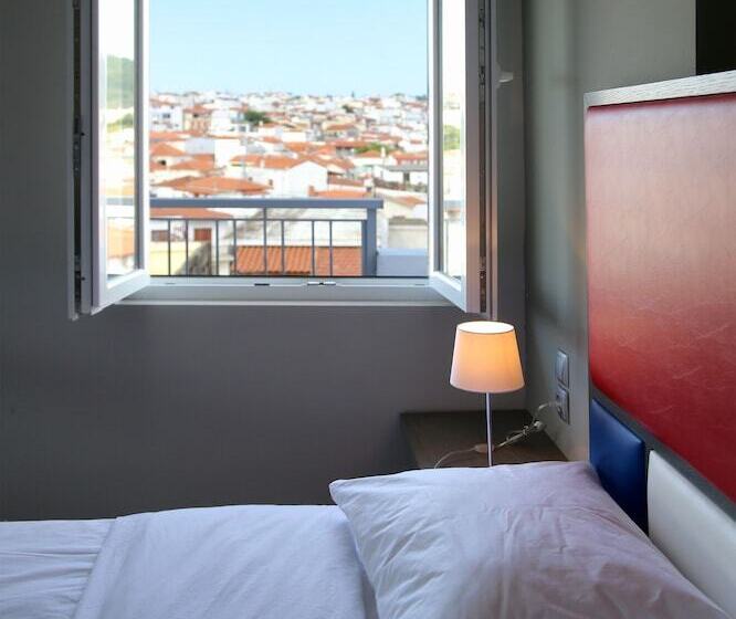 اتاق لوکس با چشم‌انداز دریا, Design Architectonika