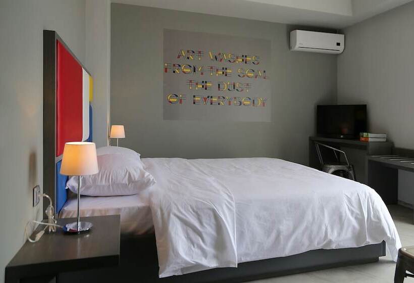 اتاق لوکس با چشم‌انداز دریا, Design Architectonika