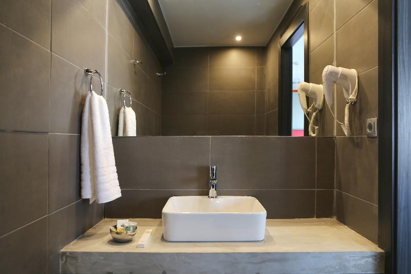 اتاق استاندارد سه نفره, Design Architectonika