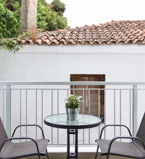 اتاق استاندارد با بالکن, Design Architectonika