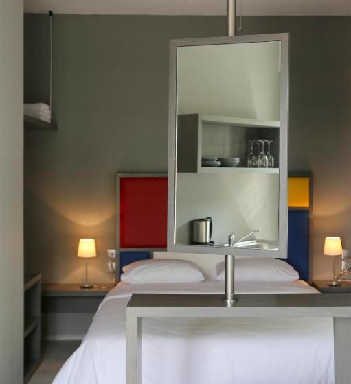 اتاق استاندارد سه نفره, Design Architectonika
