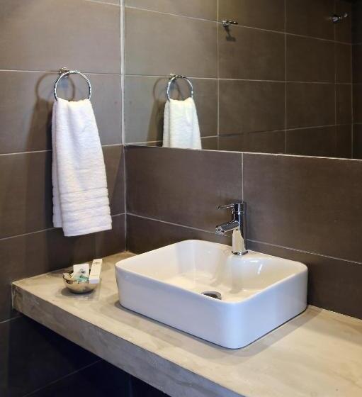 اتاق استاندارد سه تخته با بالکن, Design Architectonika