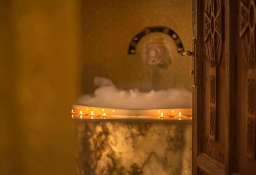 سوییت جونیور, Elika Cave Suites & Spa