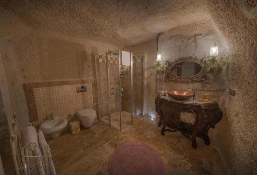 سوییت جونیور, Elika Cave Suites & Spa