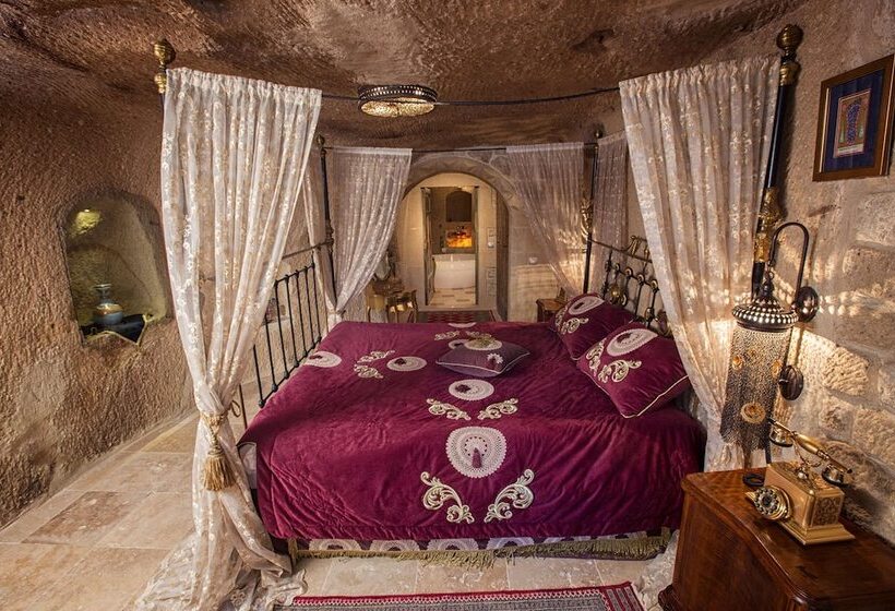 سوییت جونیور, Elika Cave Suites & Spa