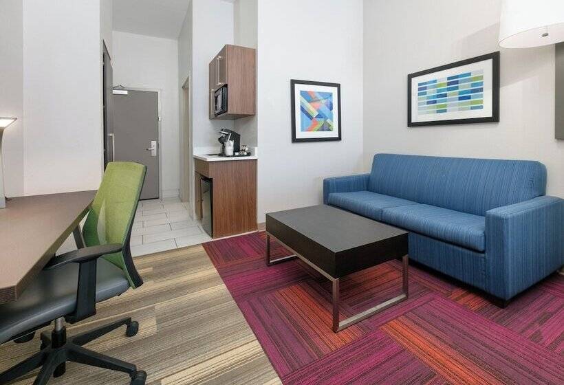 스위트, Holiday Inn Express Hotel & Suites Pell City By Ihg