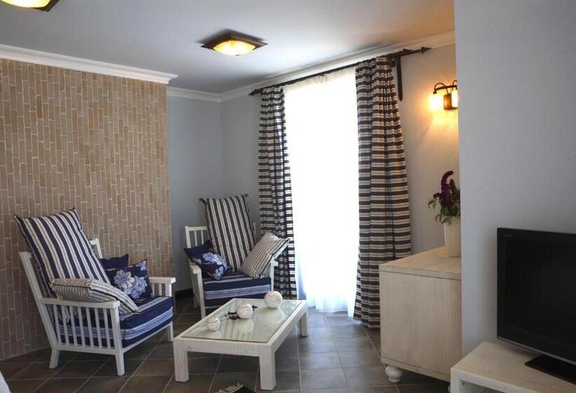اتاق لوکس با چشم‌انداز دریا, Oasis Resort Lozenets