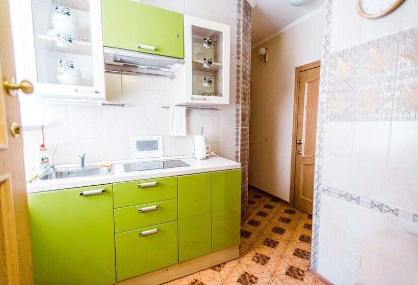 ルームシェアのワンベッド, Residence On Morskaya