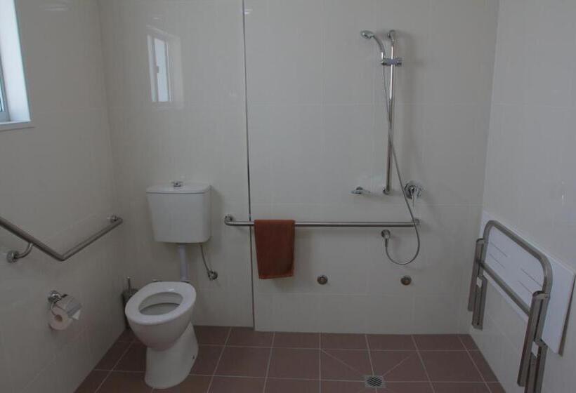 اتاق استاندارد برای معلولان, Black Rock Inn