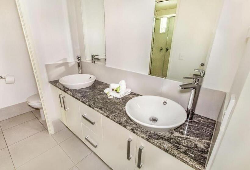 Апартаменты Deluxe 3 Спальни Вид на Море, Island Views Beachfront Apartments