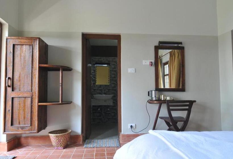 اتاق استاندارد با بالکن, River View Jungle Camp