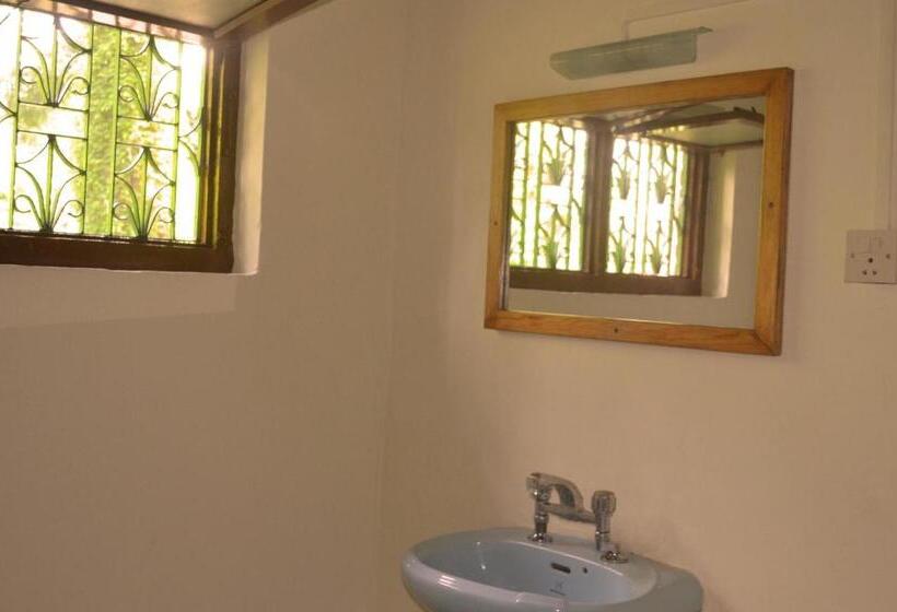 ویلای استاندارد با چشم‌انداز باغ, River View Jungle Camp