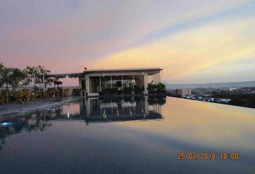 استودیوی استاندارد, Student Park