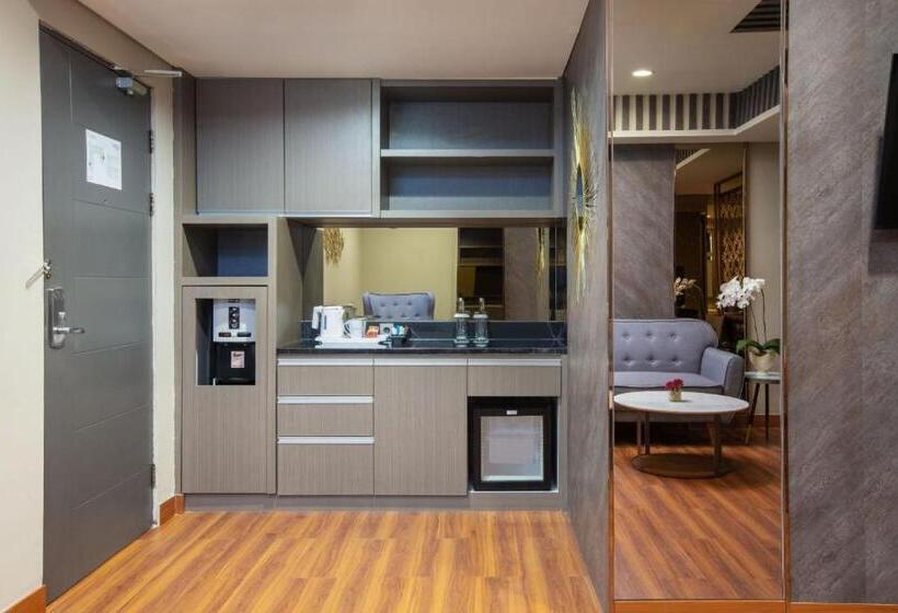 Люкс, The Alana Hotel & Conference Center Malioboro Yogyakarta By Aston