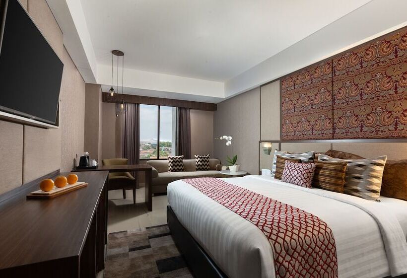 Номер Deluxe, The Alana Hotel & Conference Center Malioboro Yogyakarta By Aston