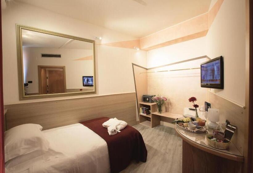 اتاق استاندارد یک نفره, Ih Hotels Milano St. John