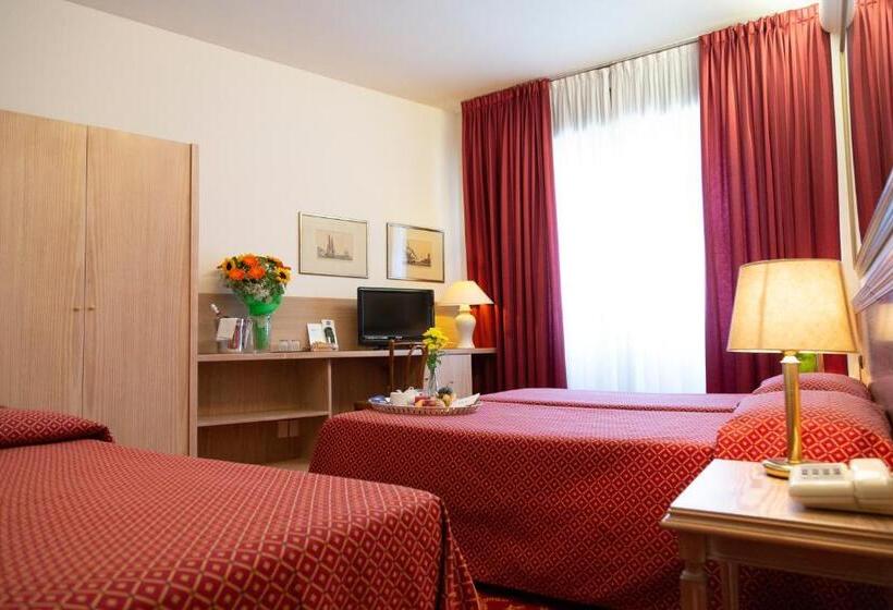 اتاق استاندارد سه نفره, Ih Hotels Milano St. John