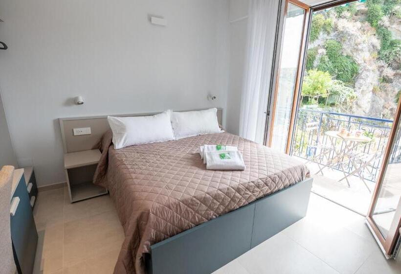 Номер Стандарт с Балконом, Divina Holiday   Rooms