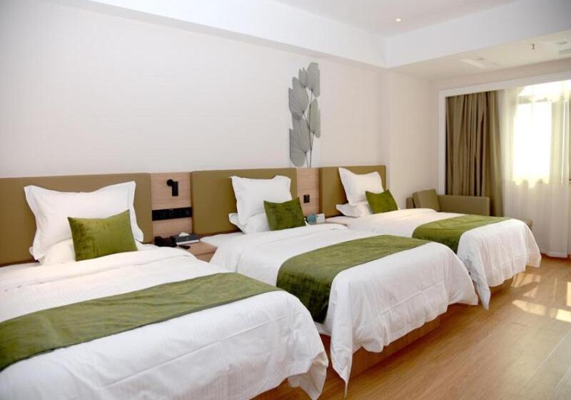 Номер Стандарт Трехместный, Greentree Inn Express Hotel Heyuan N1 High Fountain