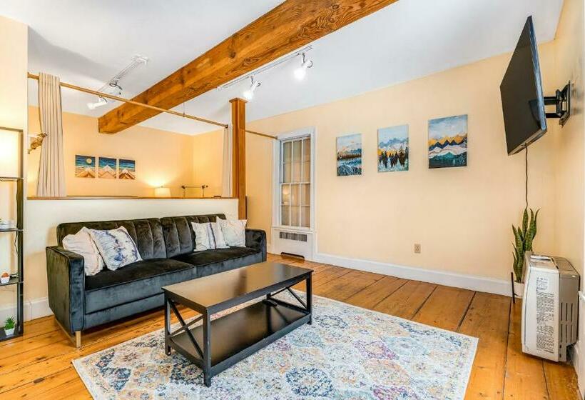 استودیوی استاندارد, Stowe Mountain Road Escape