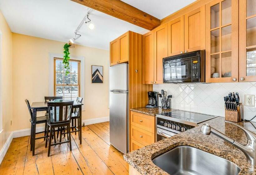استودیوی استاندارد, Stowe Mountain Road Escape