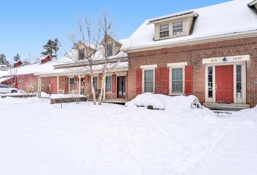 استودیوی استاندارد, Stowe Mountain Road Escape