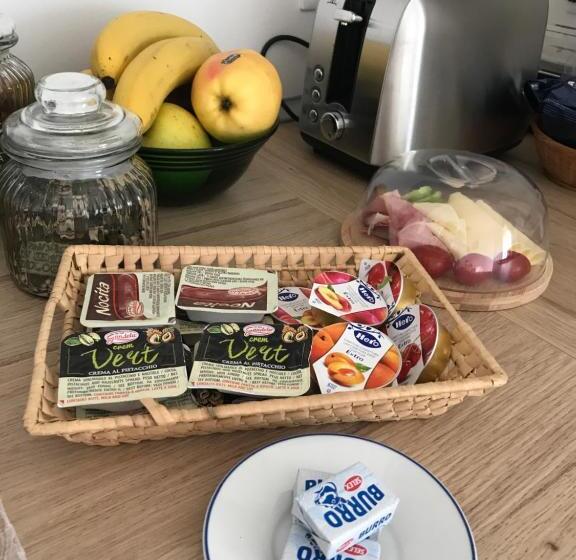 Номер Стандарт, B&b Desdema