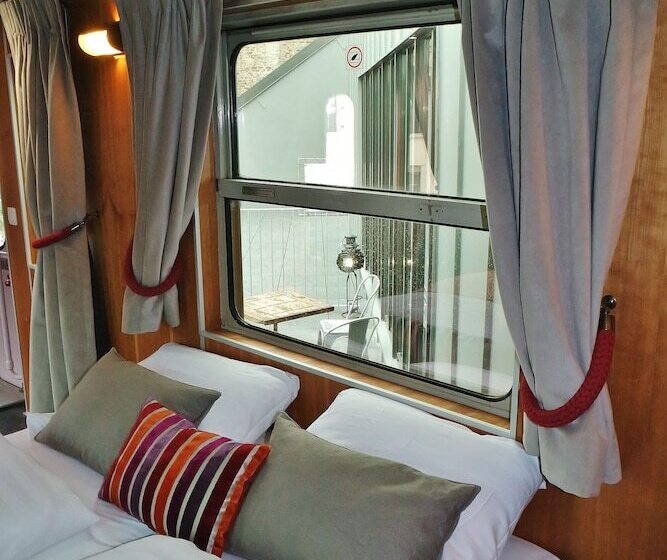 Suite with Terrace, Train Hostel