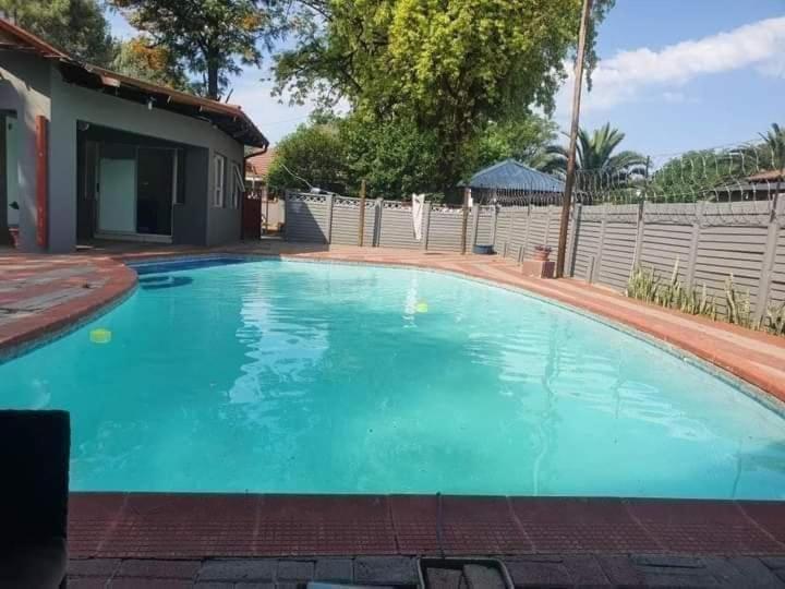 آپارتمان 1 خوابه, Rz. Guesthouse Mafikeng