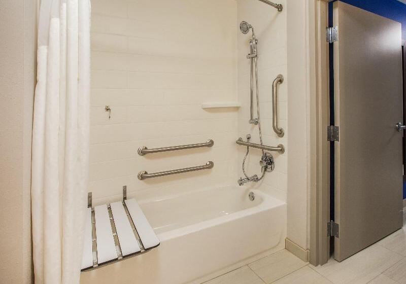 Люкс Адаптированный для Инвалидов, Holiday Inn Express   Cabot, An Ihg
