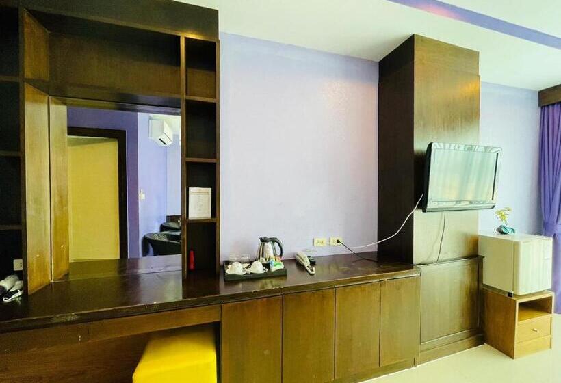 Номер Deluxe, The Sand Beach Pattaya