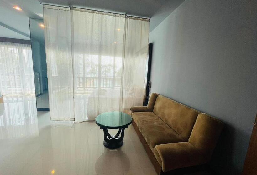 Люкс Deluxe Вид на Море, The Sand Beach Pattaya