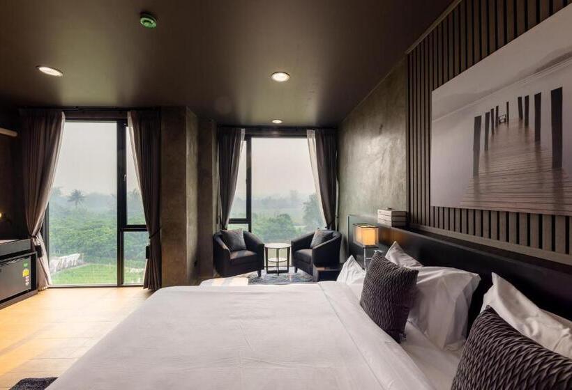 سوییت, The View Chiang Dao