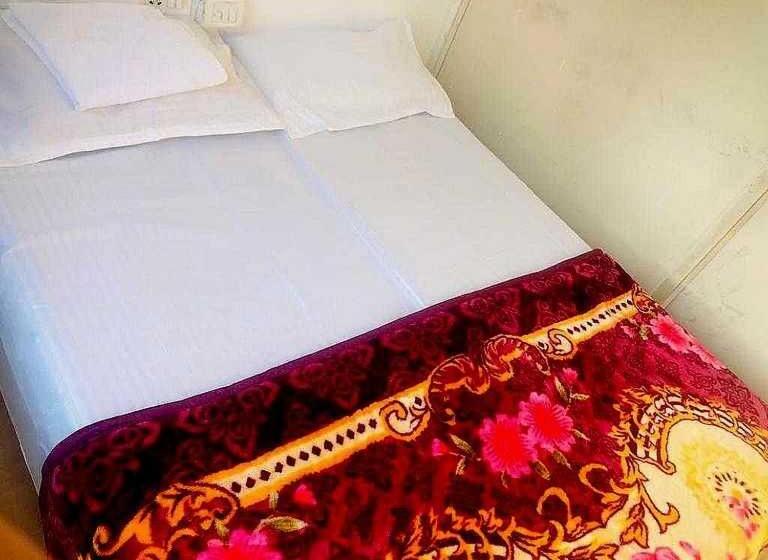 デラックストリプルルーム, O Dev Hotel Mansarovar