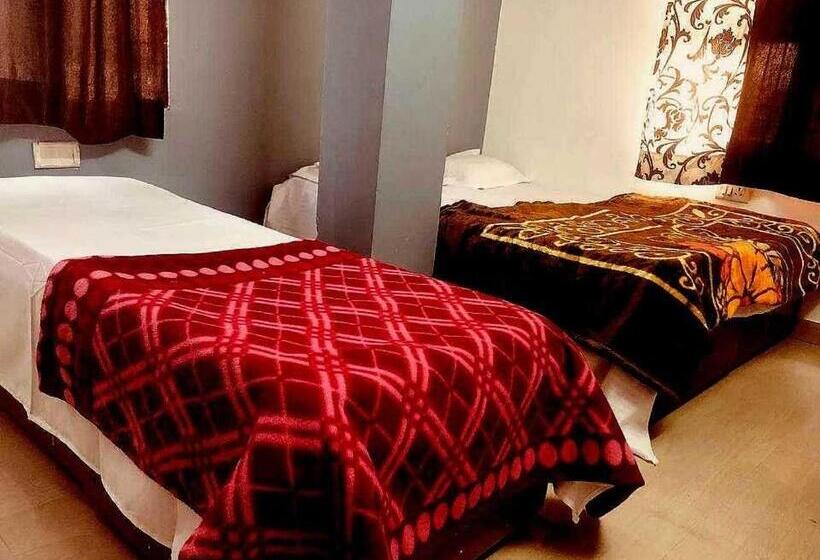 トリプルクラシックルーム, O Dev Hotel Mansarovar
