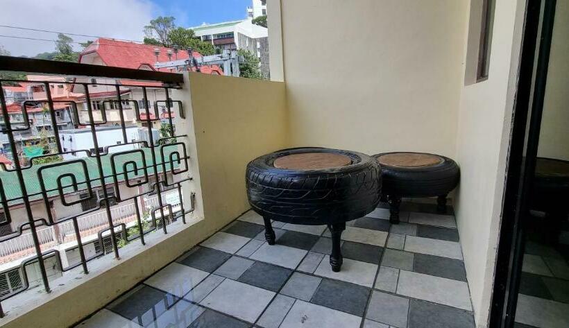 اتاق استاندارد چهارنفره با بالکن, Zukiya Residences Baguio
