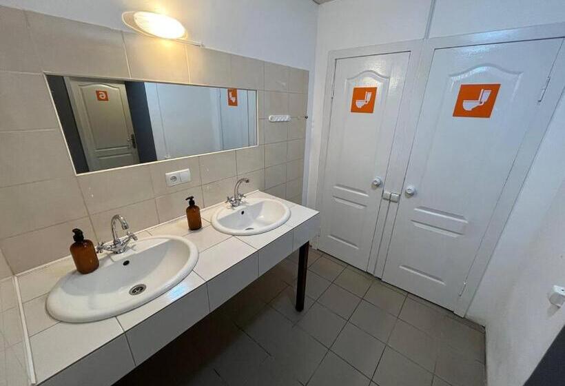 اتاق اکونومی, Fox Hostel Kyiv