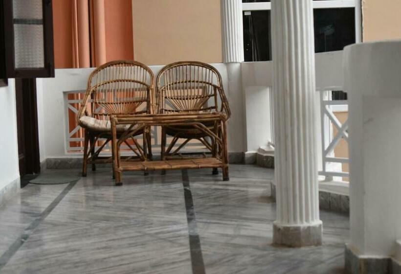 Номер Deluxe, Classic Inn By Meera Hotels , Rishikesh