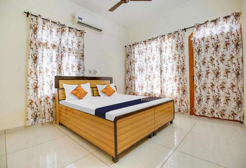 Трехместный Номер Классика, Spot On Dream Motel
