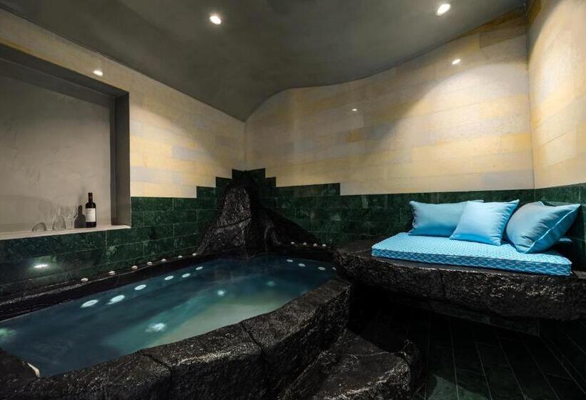 سوئیت با وان آب گرم, Day Dream Luxury Suites