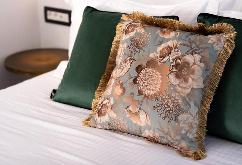 سوییت جونیور با چشم‌انداز دریا, Day Dream Luxury Suites