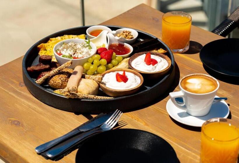 سوییت جونیور با چشم‌انداز دریا, Day Dream Luxury Suites