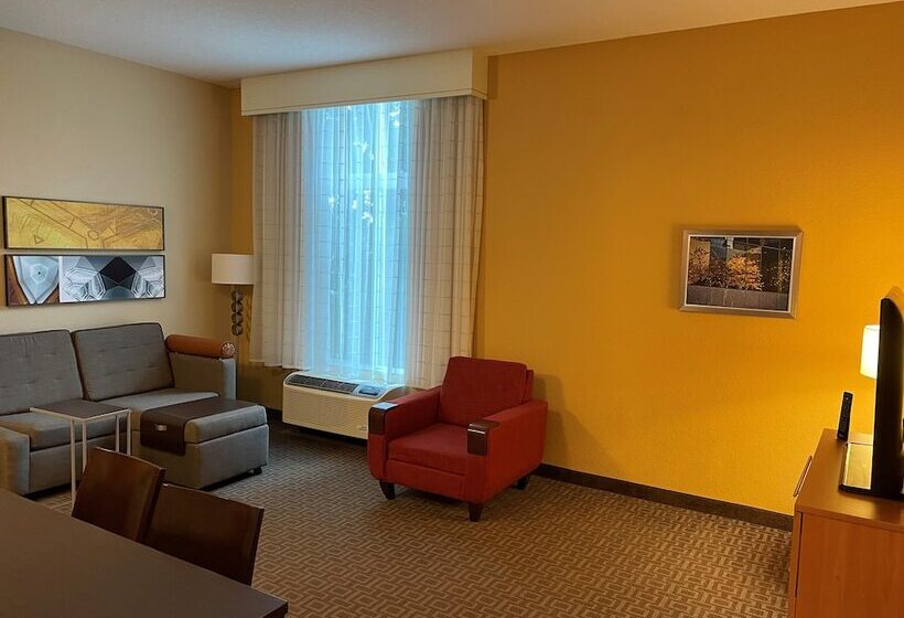 Люкс, Towneplace Suites Orlando At Flamingo Crossings® Town Center/western Entrance