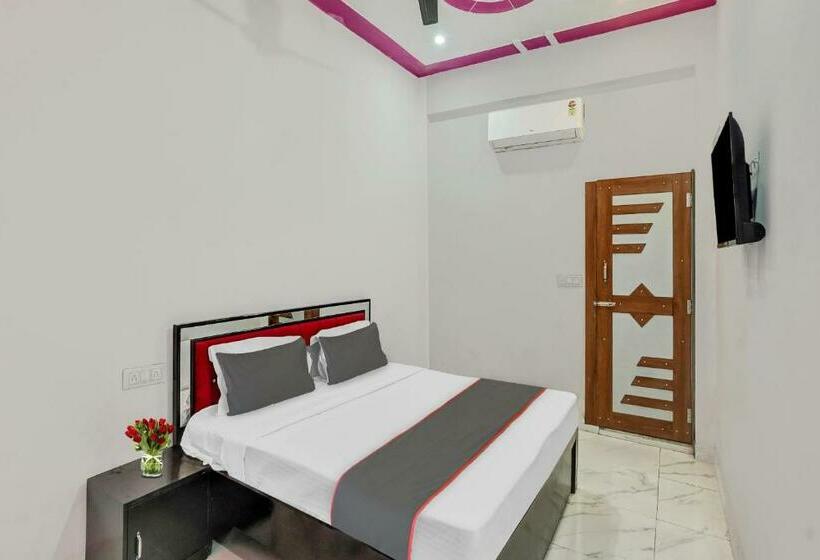 Трехместный Номер Классика, Collection O Hotel Golden Moon