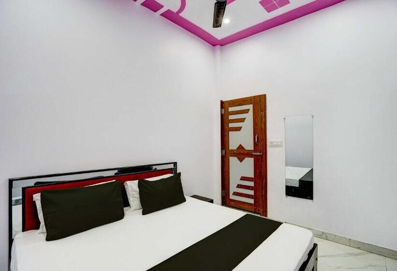Трехместный Номер Классика, Collection O Hotel Golden Moon