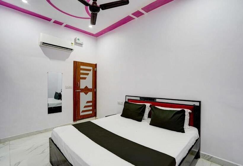 Трехместный Номер Классика, Collection O Hotel Golden Moon