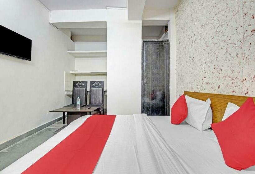 اتاق کلاسیک سه تخته, Flagship Hotel Royal 18