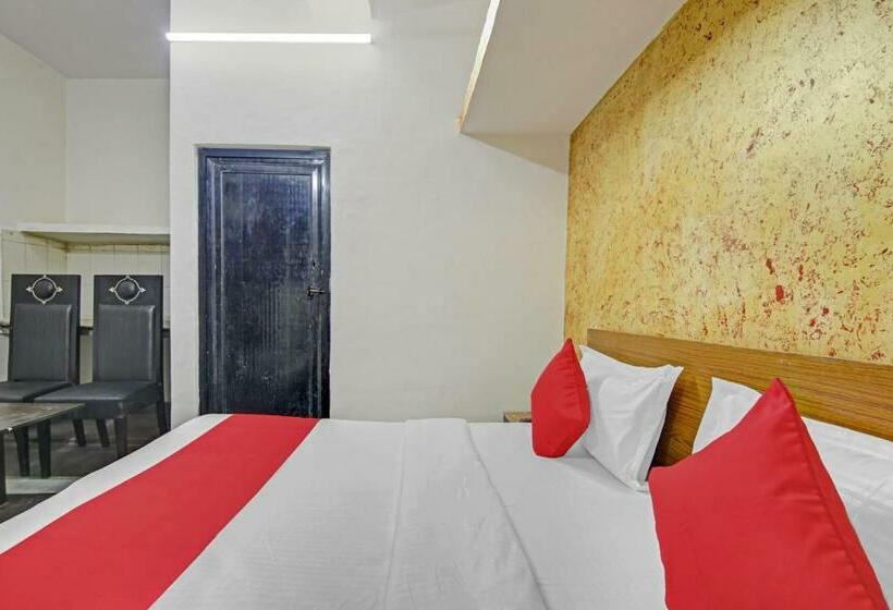 اتاق کلاسیک سه تخته, Flagship Hotel Royal 18
